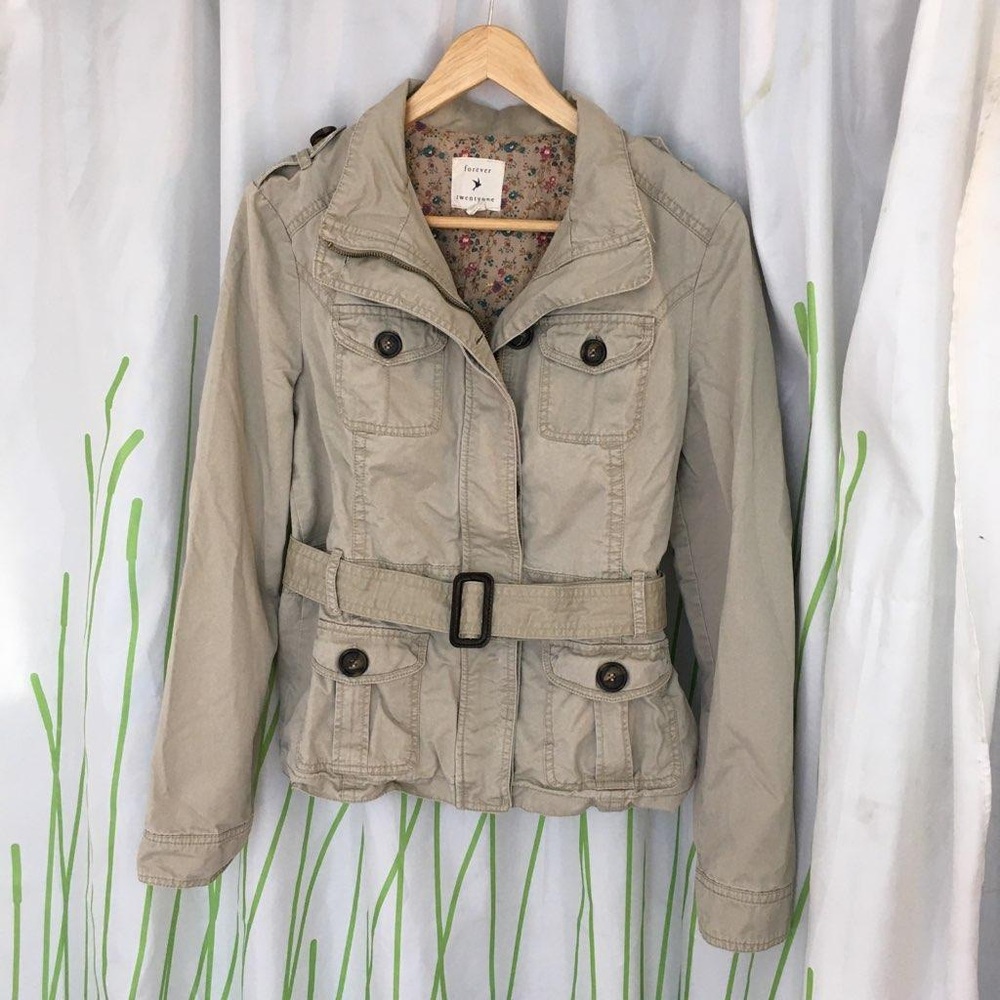 Light Jacket lined with fun floral fabric - Forever 21